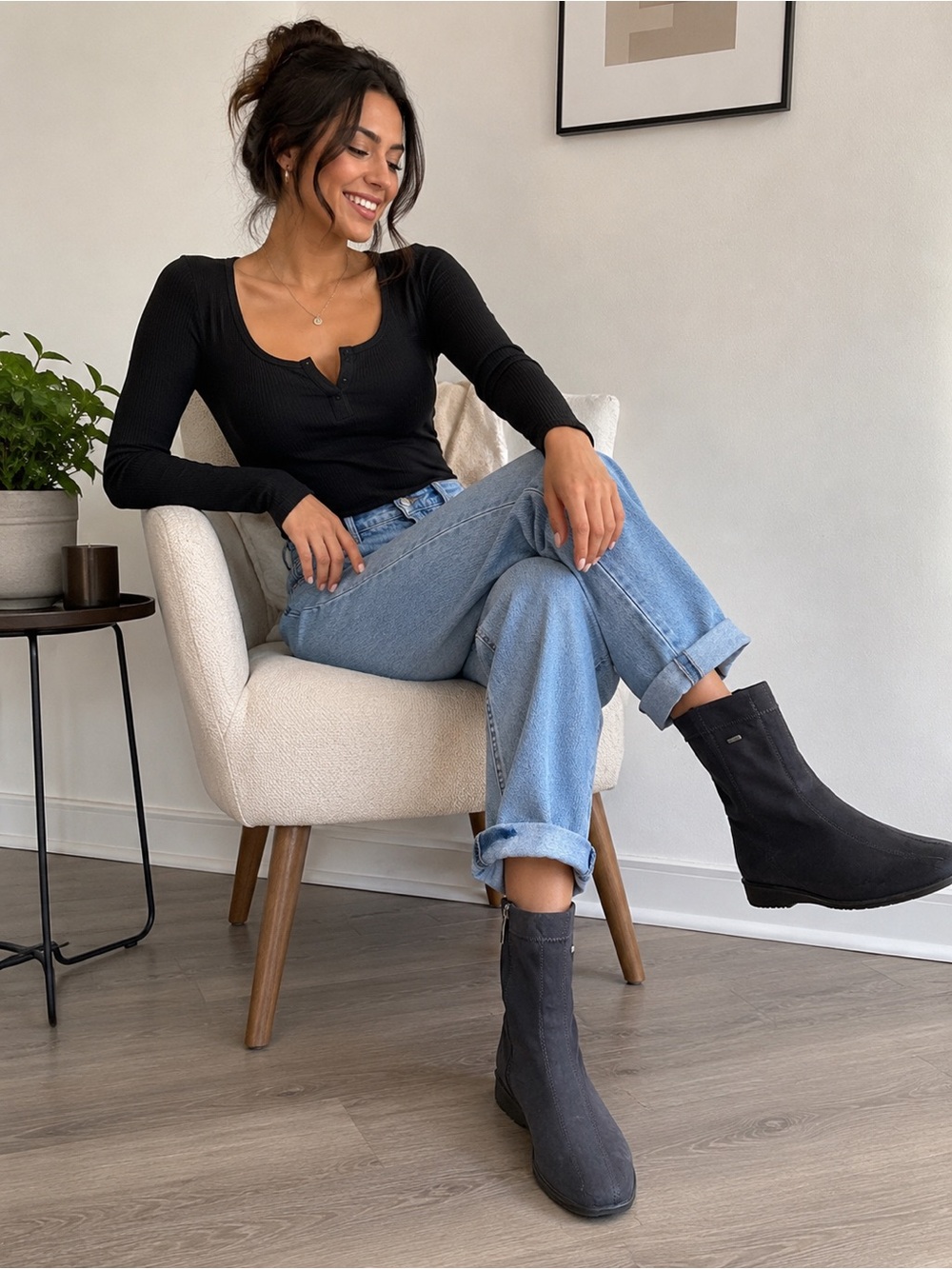 MAKE OFFER! Ara Women's Black Suede Side-Zip Ankle Boots sz 8.5US - Picture 2 of 13